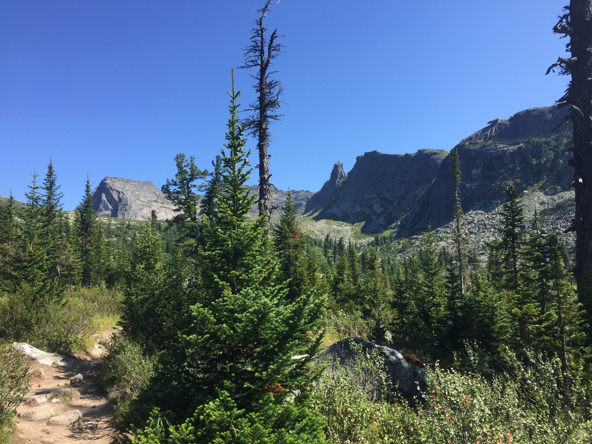 СПЯЩИЙ САЯН